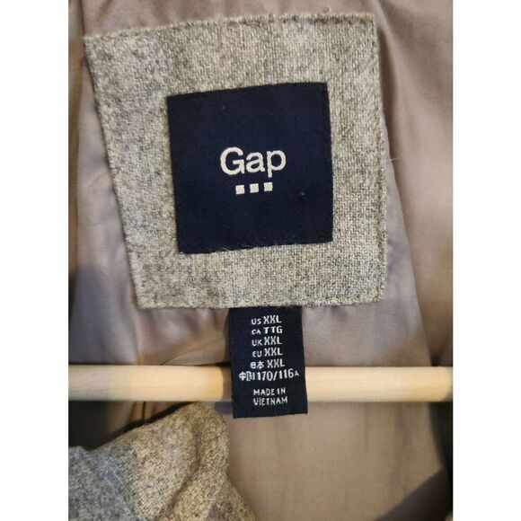 O35 GAP wool blend quilted zip-up gray coat with tan fur hood and pockets - Picture 4 of 9